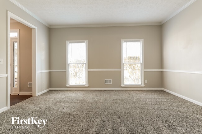 Photo - 571 Hilton Ave