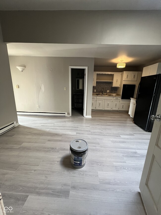 Photo - 206 S Main St