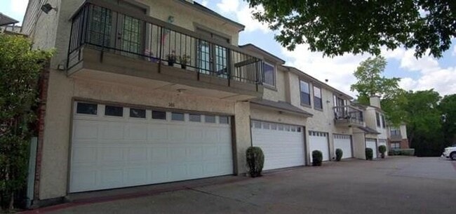 Building Photo - 8750 Park Ln Unit # 102