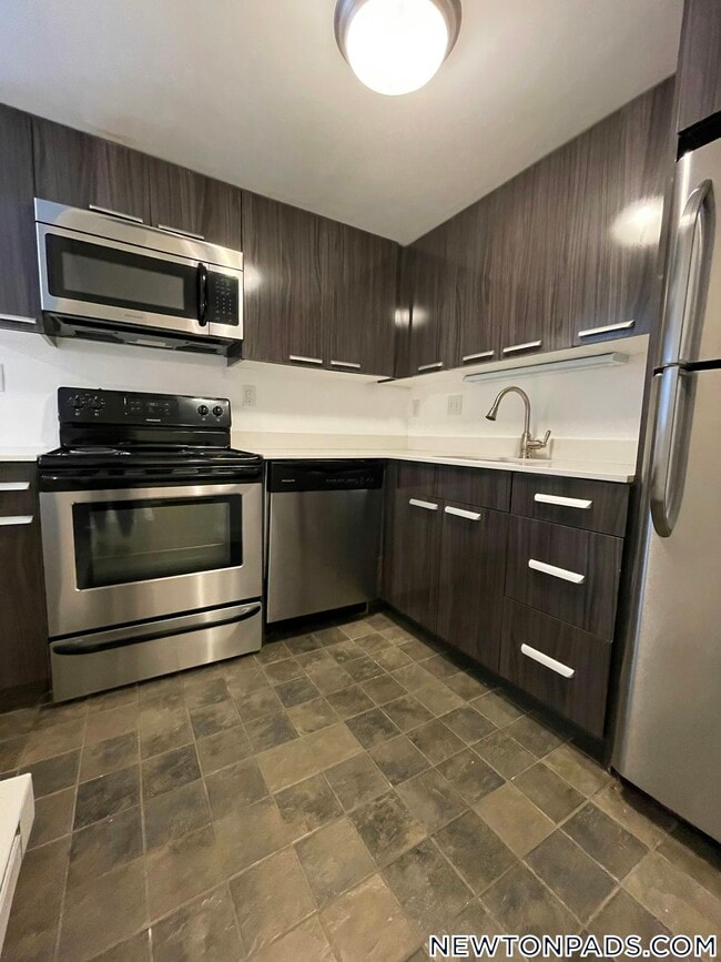 Building Photo - 457 Centre St Rental