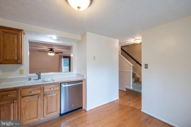 7510 Summer Blossom Ln