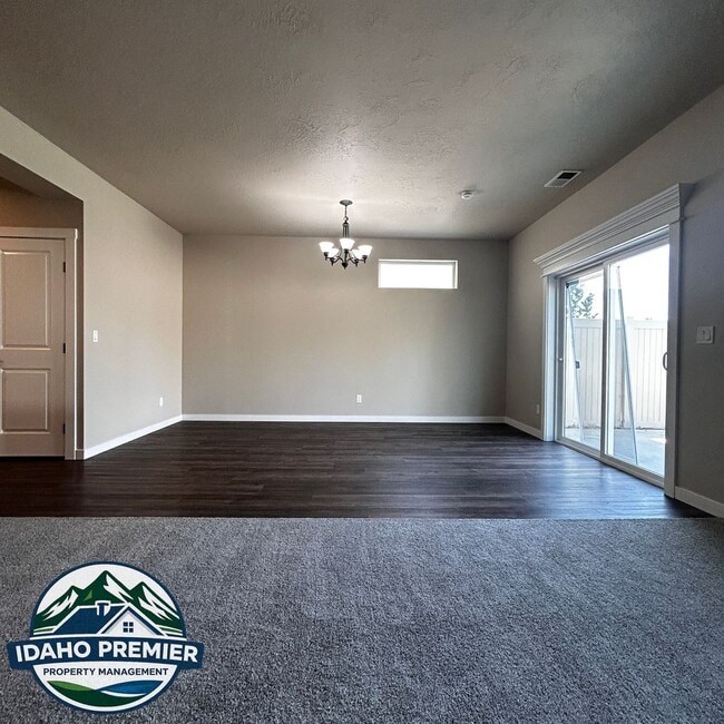 2052 E Sharptail St