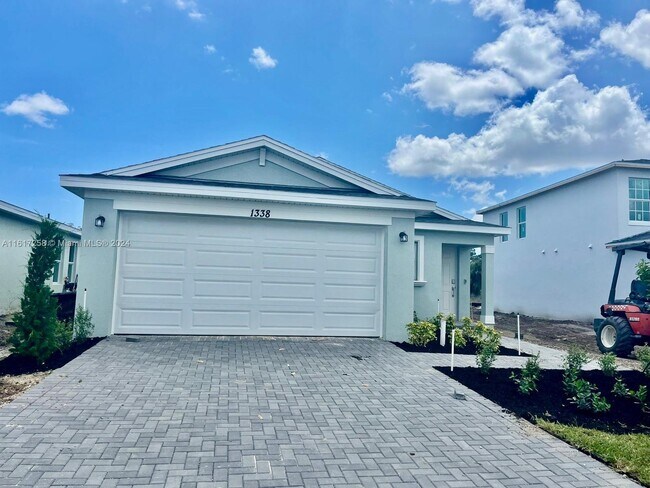 Photo - 1338 Colebrook Cir SW