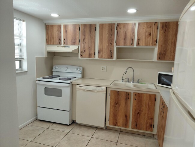 Photo - 6850 Royal Palm Blvd Unit 211g