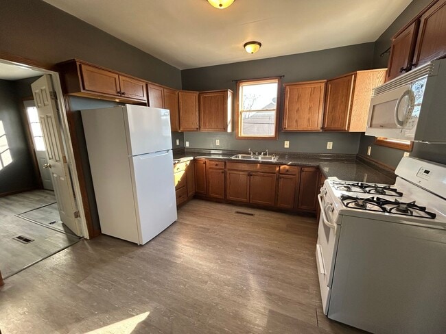 Photo - Two bedroom single family house within walking distance of Blessing Hospital.