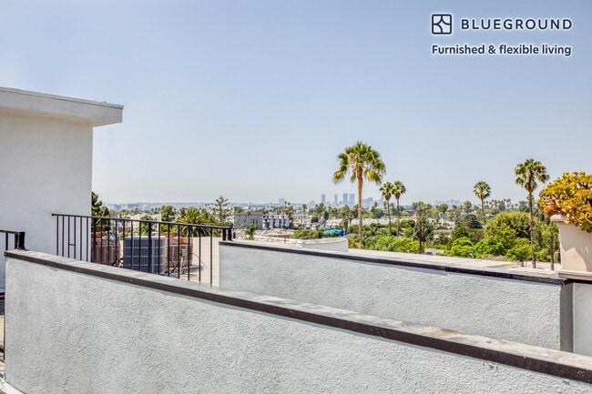 Photo - 1635 N Martel Ave Unit FL5-ID500