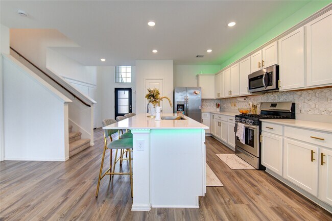 Photo - 26627 Ledgemont Dr