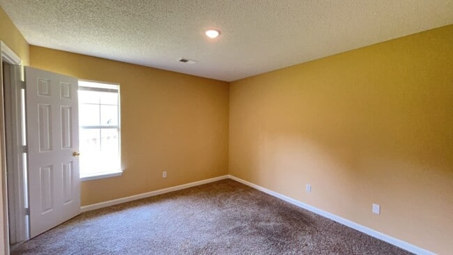 Photo - Renovated 2 Bedroom 2 Bath Home for Rent!