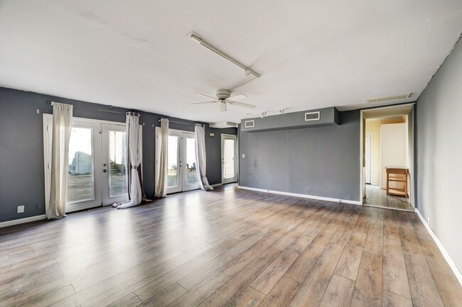 Photo - 222 Marshall St