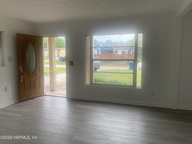 Photo - 7042 Camelot Rd