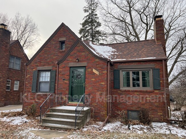 Photo - 3300 Beaver Ave