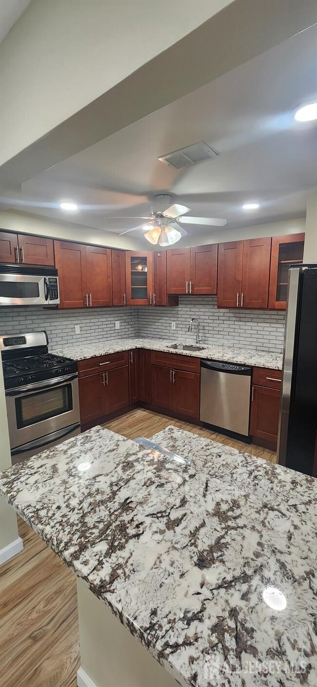 Photo - 420 College Dr