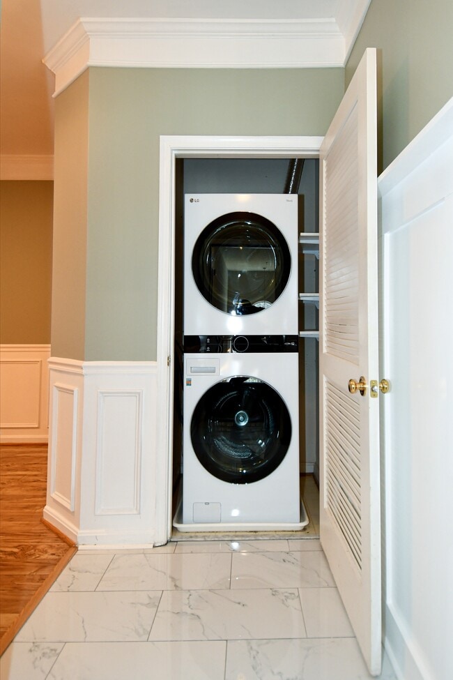 Photo - 11322 Westbrook Mill Ln Unit 302