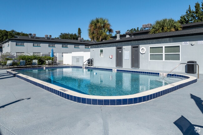 Piscina - The Element at 464