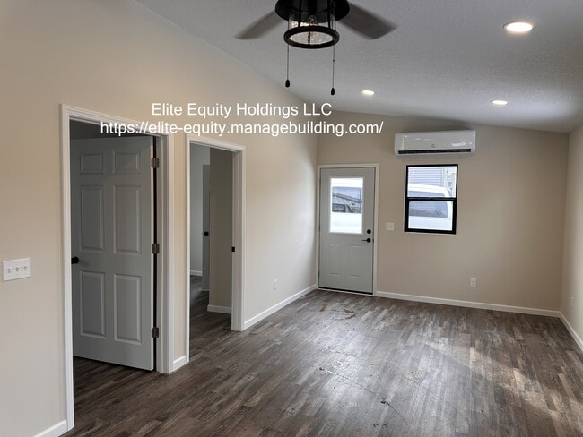 Photo - 330 N Wayne St
