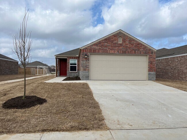 Photo - *Pre-leasing* Three Bedroom | Two Bath Hom...