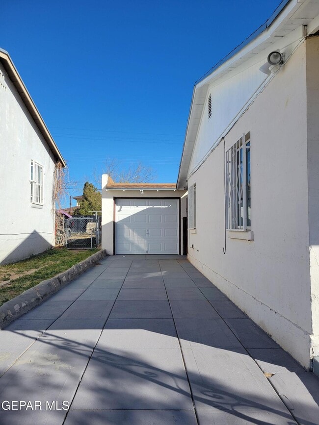 Photo - 3821 Porter Ave