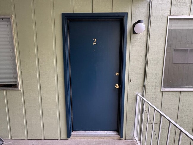 Building Photo - 475 E 6th Ave Unit 2