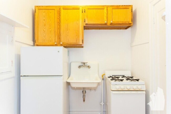 Photo - 2536 N Sawyer Ave Unidad 206