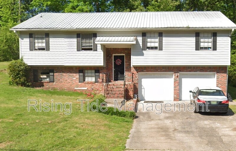 Photo - 450 Westchester Dr