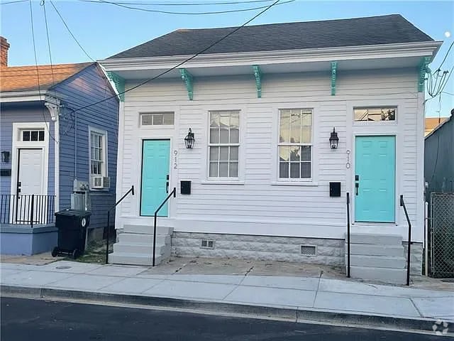 Building Photo - 912 N Prieur St Rental