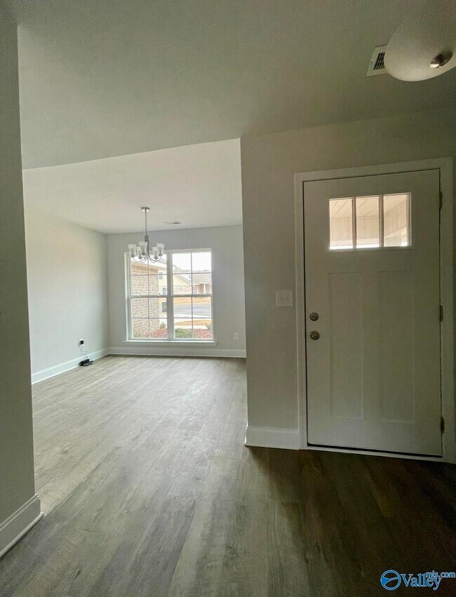 Photo - 272 Abercorn Dr