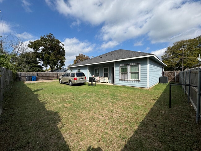 Photo - 2701 Easter Ave