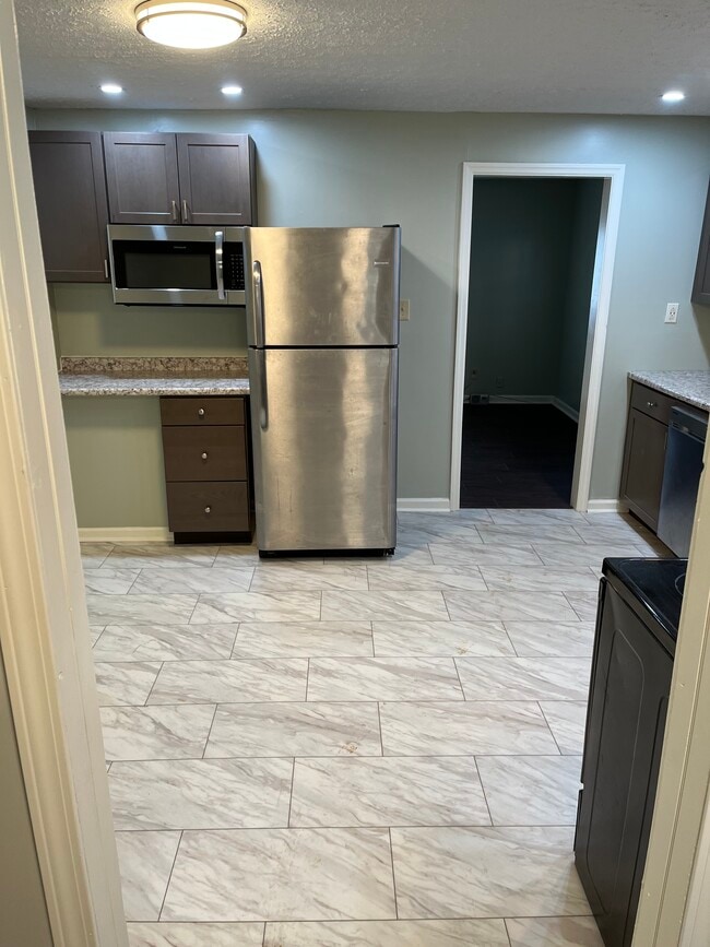 Photo - 211 Flenniken Ave