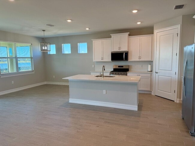 Photo - 17827 Shade Tree Loop