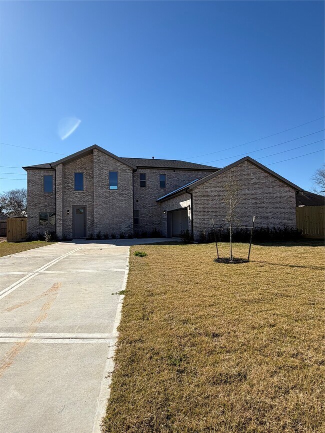 Photo - 20003 Venetto St