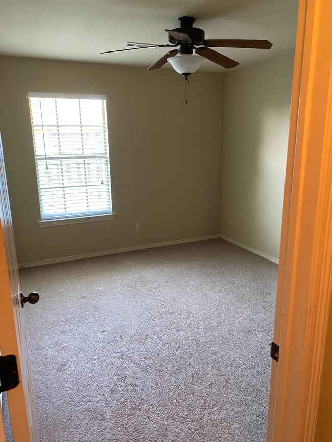 Photo - 2795 N Seneca Ave