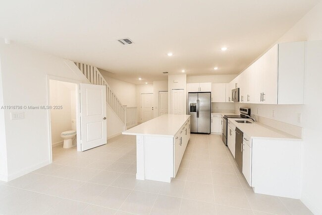 Photo - 25564 SW 108th Ave