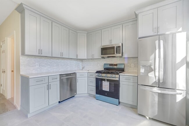 Building Photo - 8710 2nd Ave