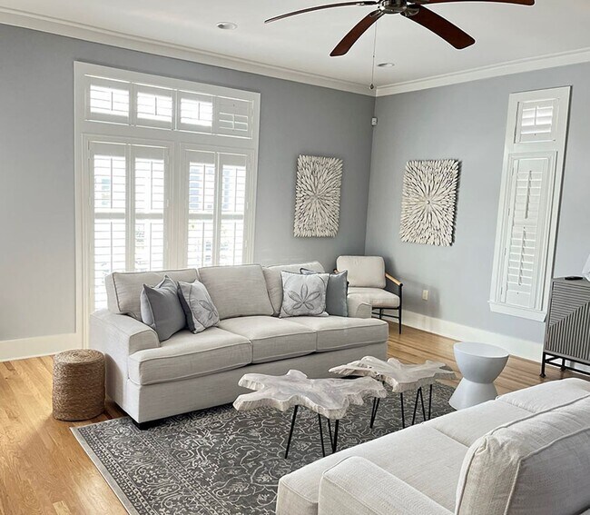 20 Sawgrass Ln