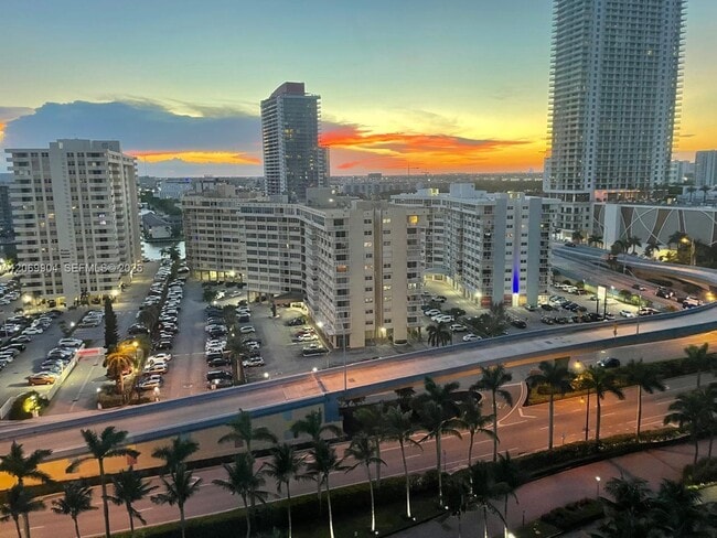 Building Photo - 1830 S Ocean Dr Unit 1507