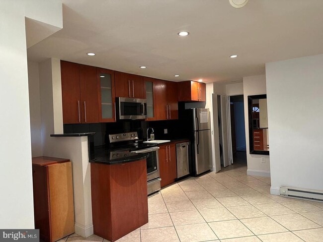 Photo - 830 D St SE Unit B