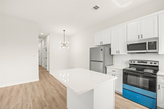 Photo - 9709 Pelsey St