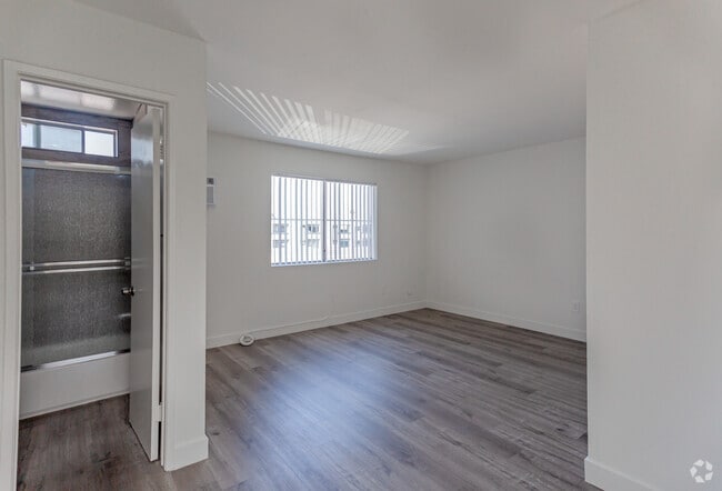 1BR,1BA - Bedroom