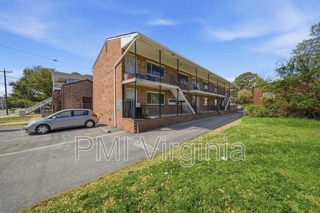 Building Photo - 9563 15th Bay St Unit #4