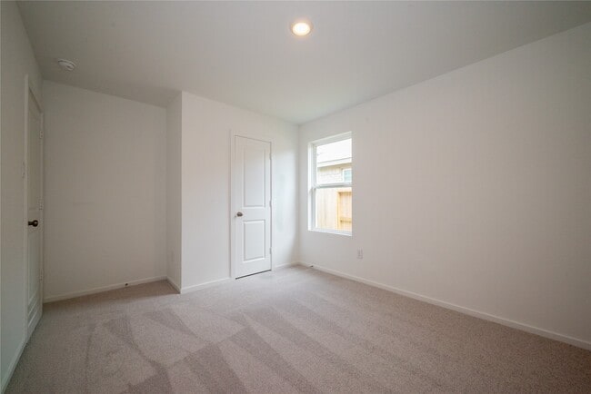 Photo - 6147 Sunburst Scarlet St