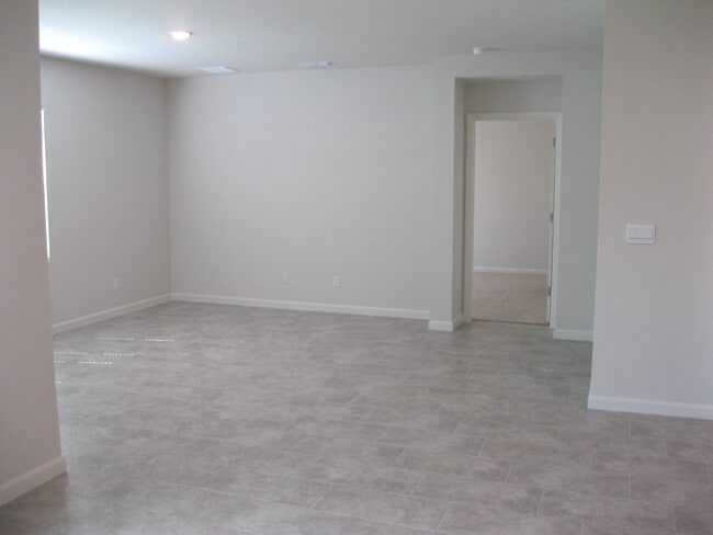 Photo - 476 Seafoam Cir