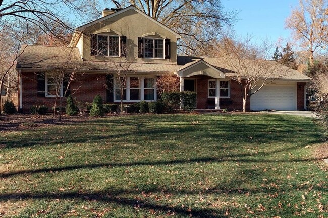 Building Photo - 9536 Manor Rd