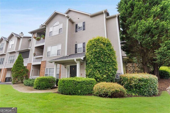 Photo - 701 Vinings Forest Ln