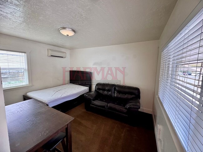 Photo - 1105 S State St