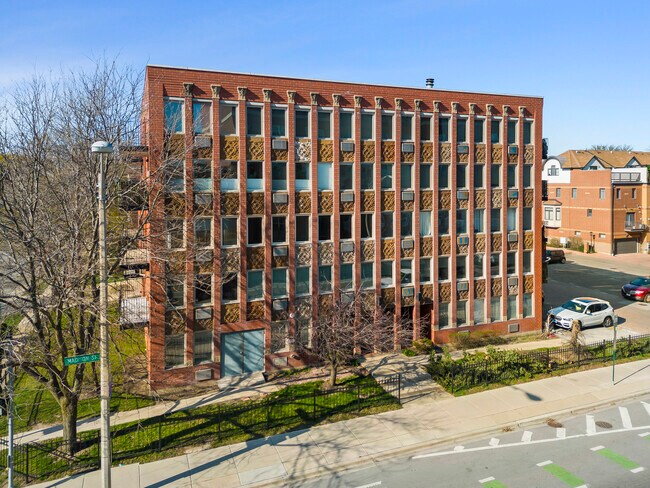 Building Photo - 1041 Susan Collins Ln