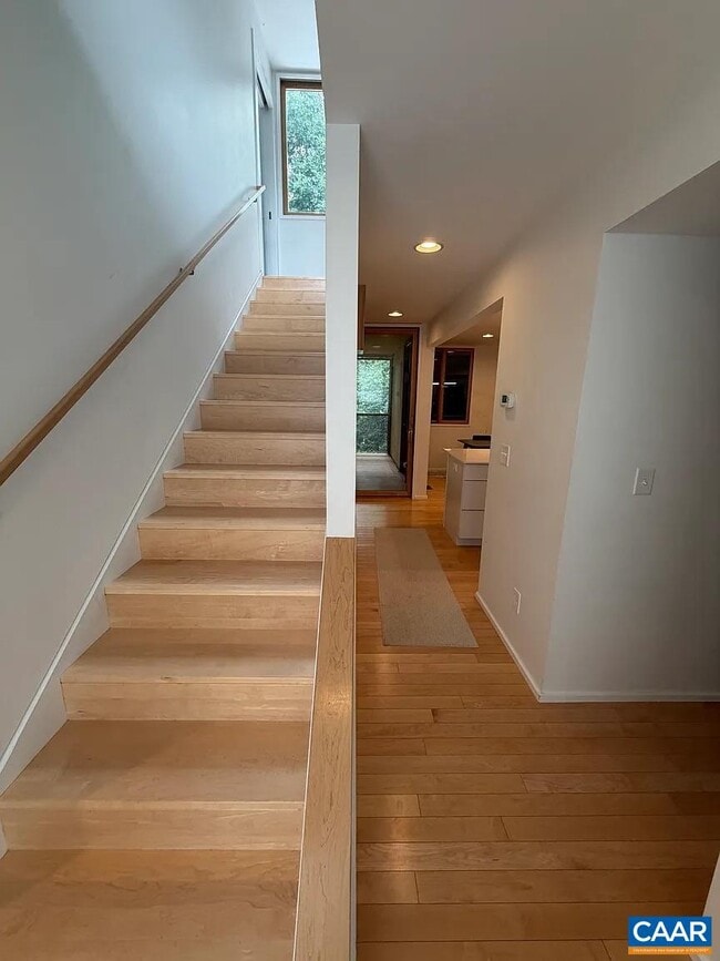 Photo - 137 Baylor Ln