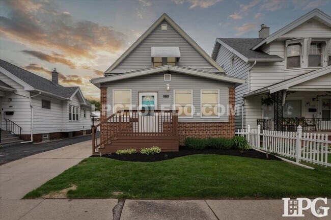 Building Photo - 533 Raymer Blvd Rental