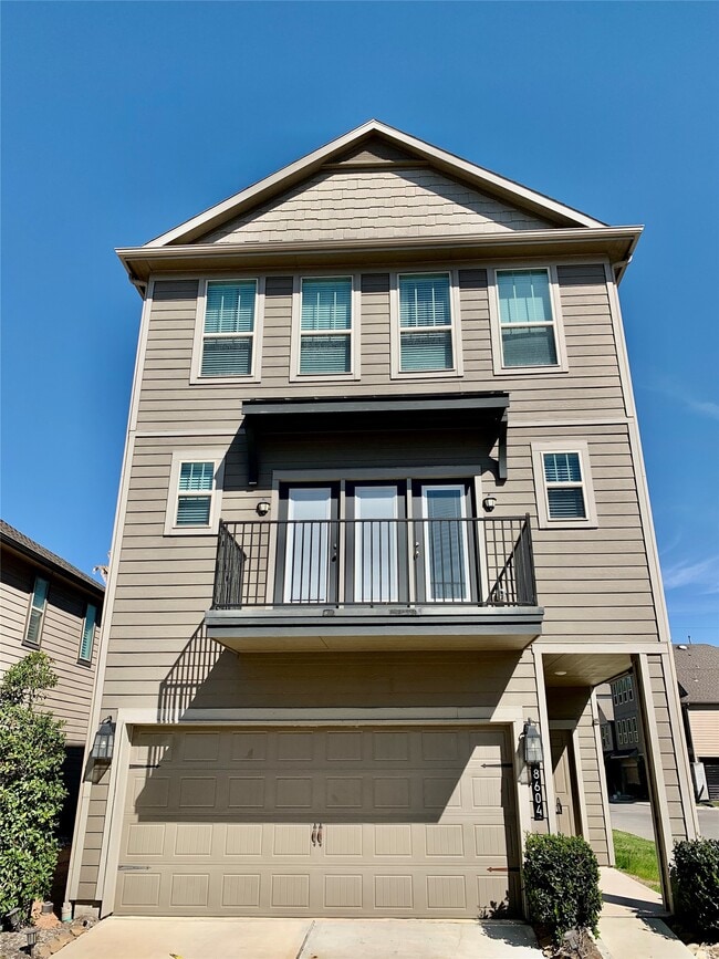 Building Photo - 8604 Cedardale Park Dr