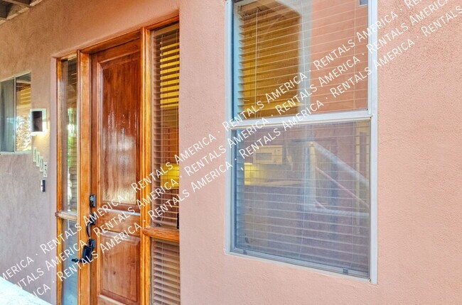446 N Campbell Ave