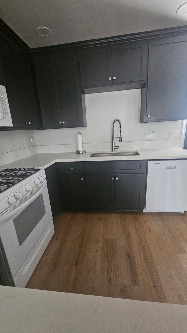 Photo - 6025 Dipper St